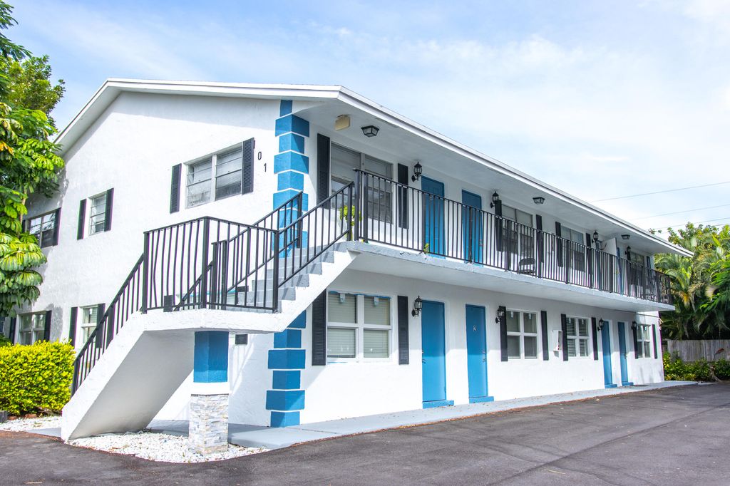 Photo of 101 NE 4th Street # 7, Delray Beach, FL 33444 (MLS # R10983146)