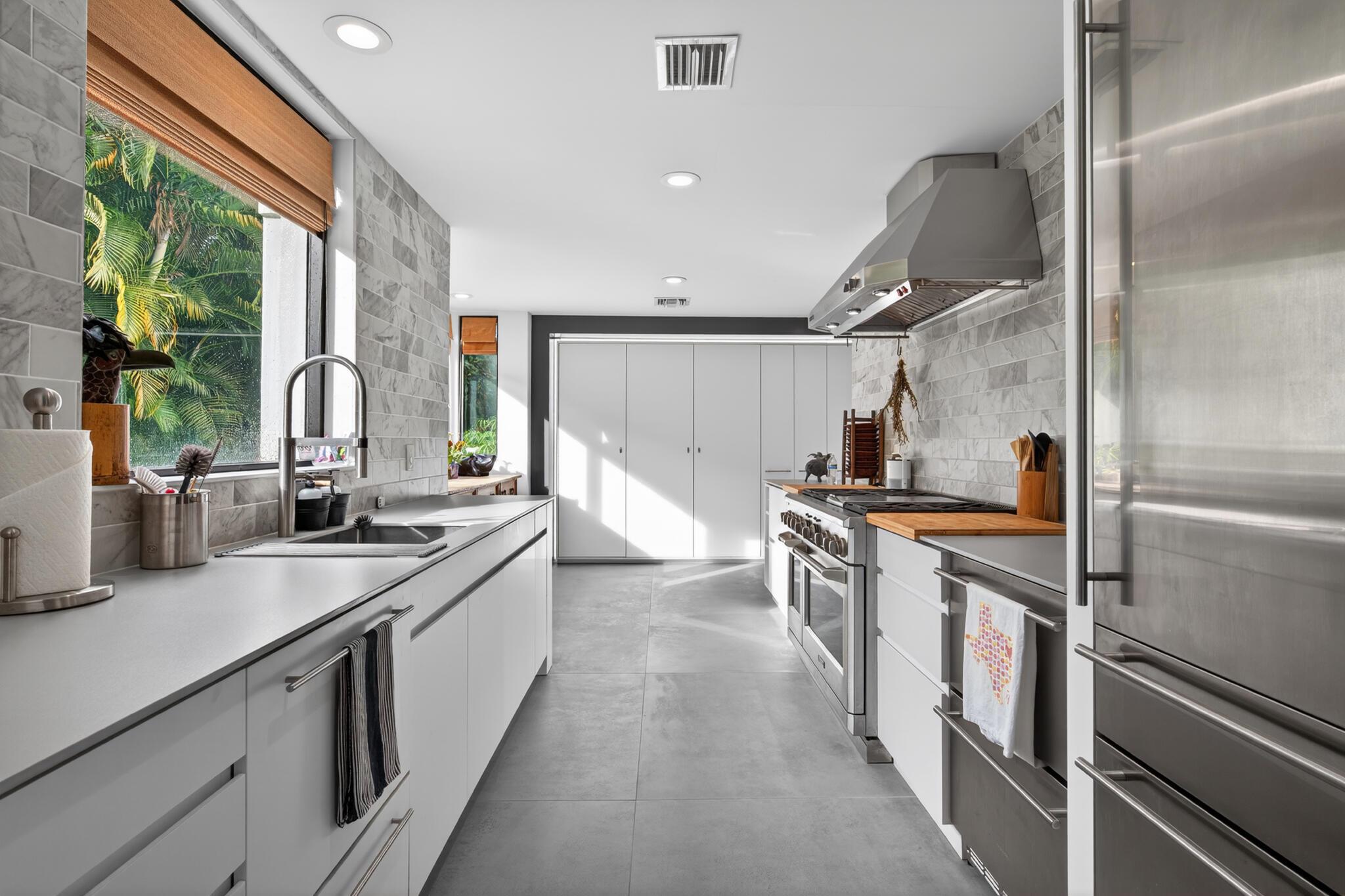 ADAMS HOUSE - Residential