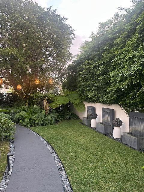 423 Chilean Avenue 423