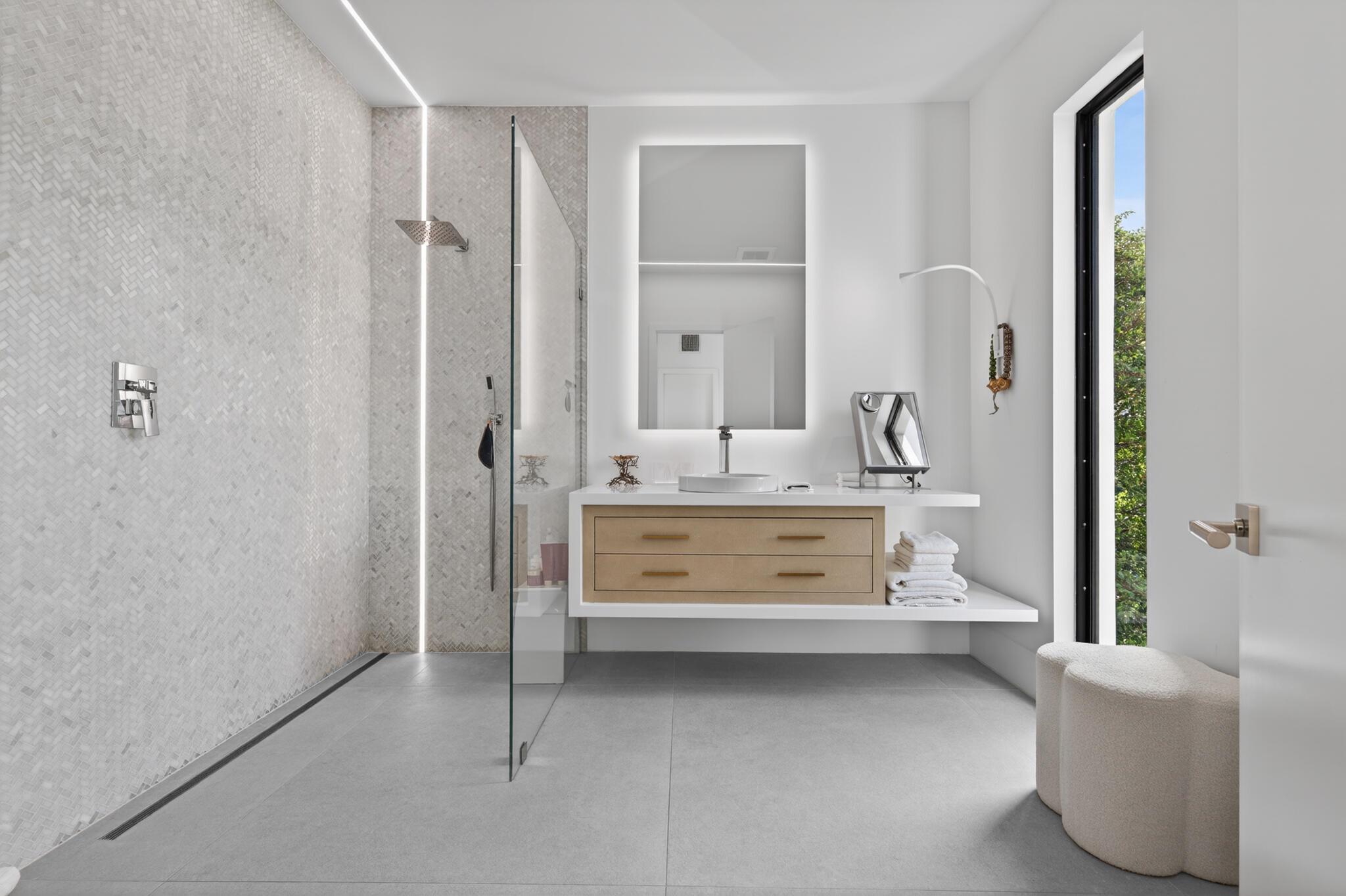 ADAMS HOUSE - Residential