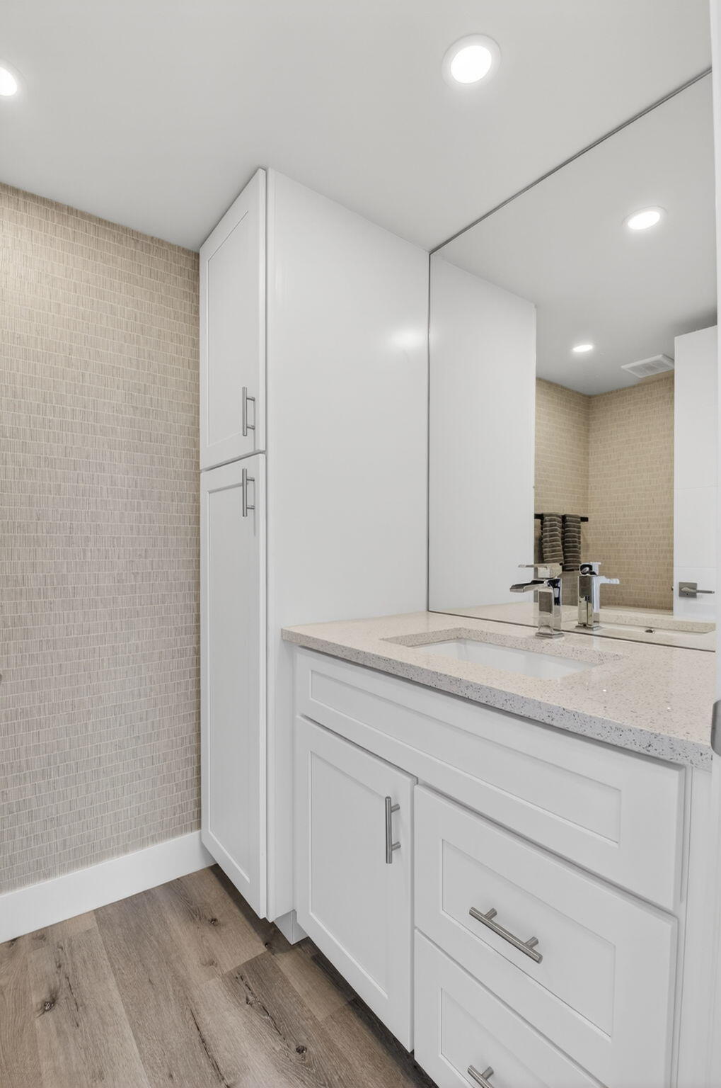 BRIDGEWOOD TOWNHOUSE CONDO - Residential