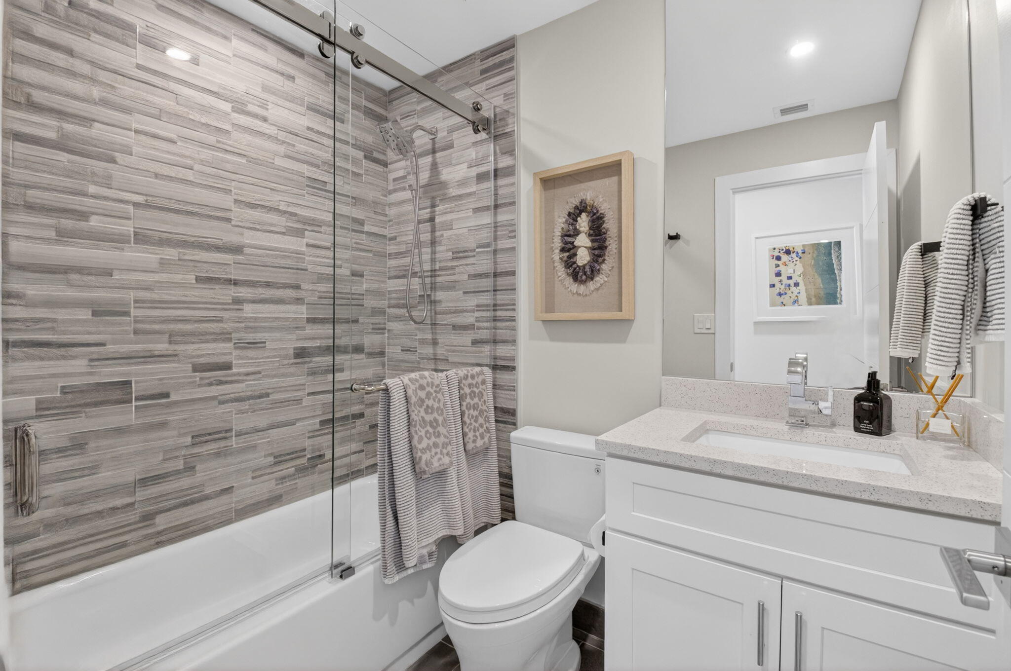 BRIDGEWOOD TOWNHOUSE CONDO - Residential