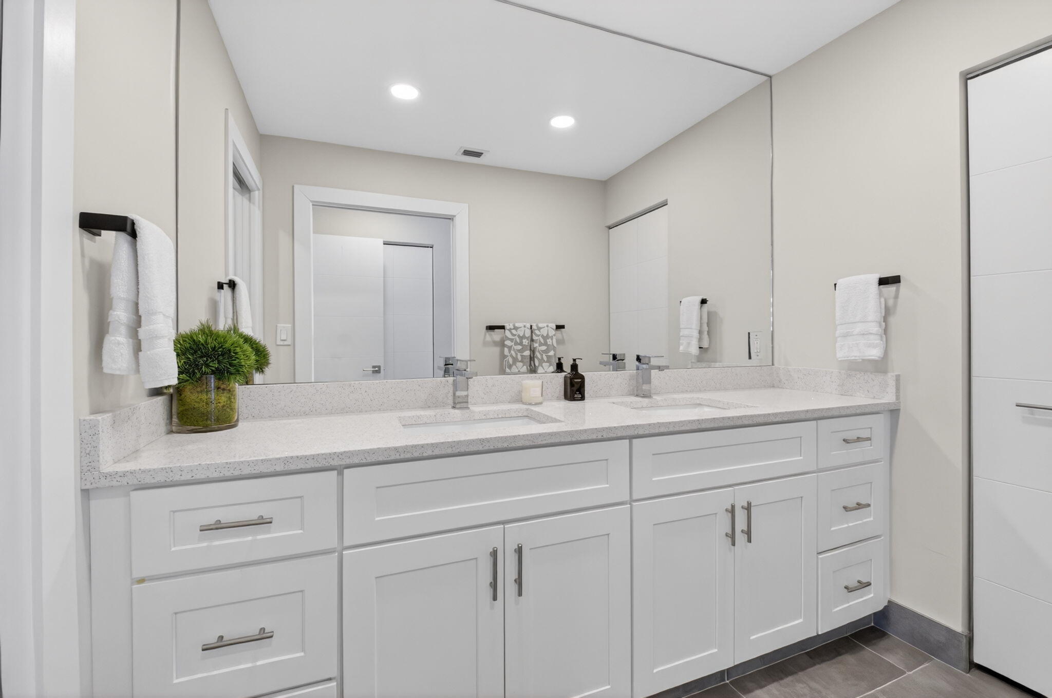 BRIDGEWOOD TOWNHOUSE CONDO - Residential