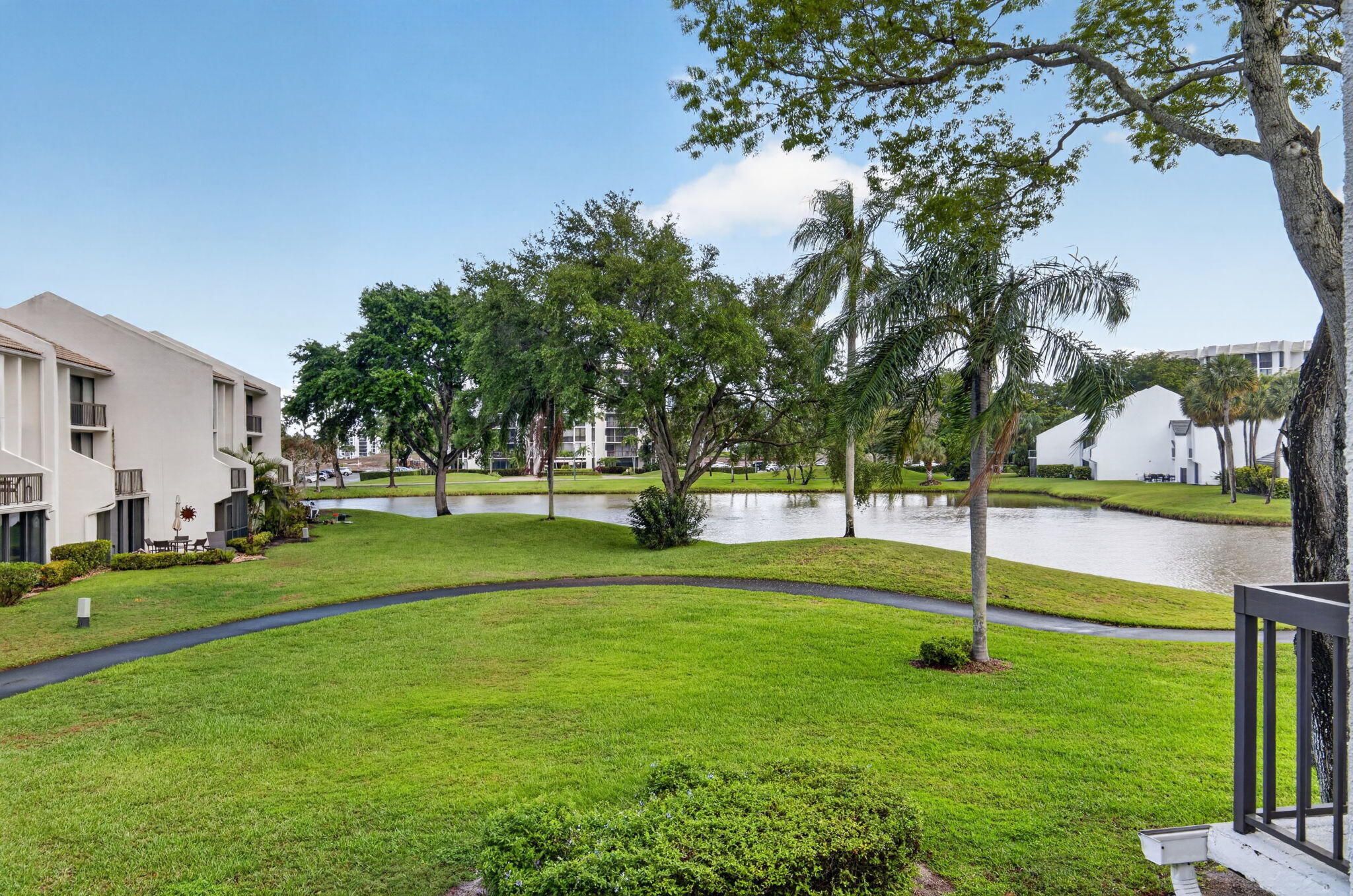 BRIDGEWOOD TOWNHOUSE CONDO - Residential