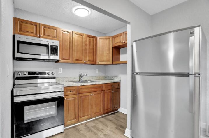 OCEAN DRIVE ESTATES - Residential Lease