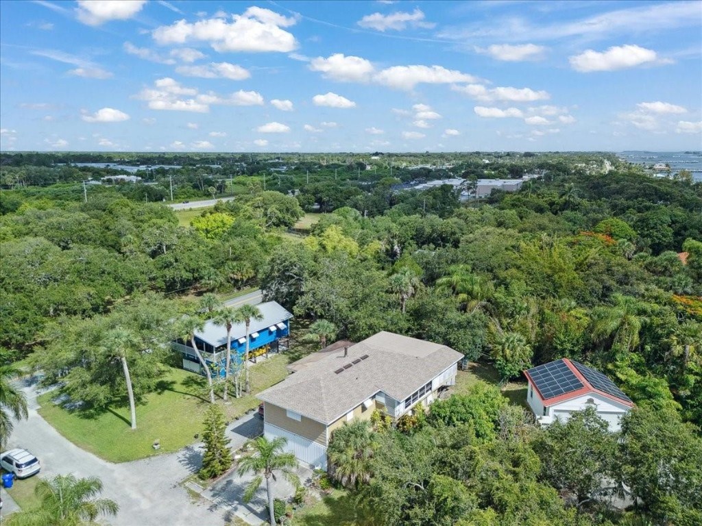 ROUSSEAU RIVERSHORES - Residential