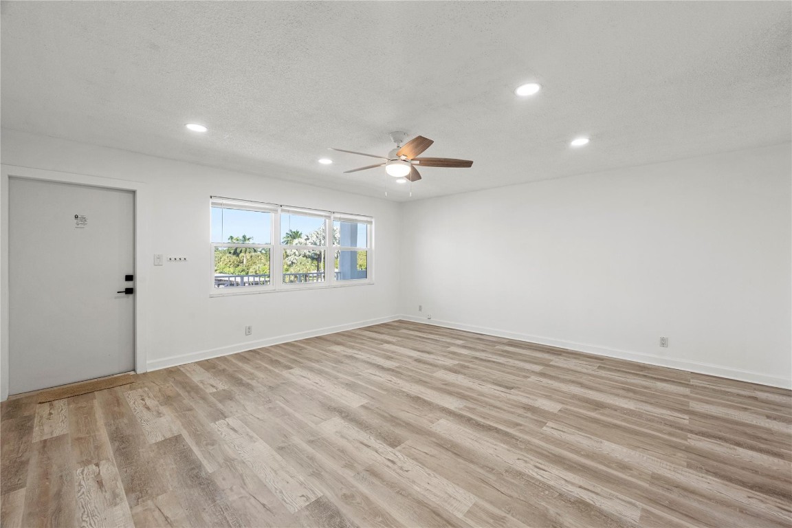 Harbor's Edge Condominium - Residential