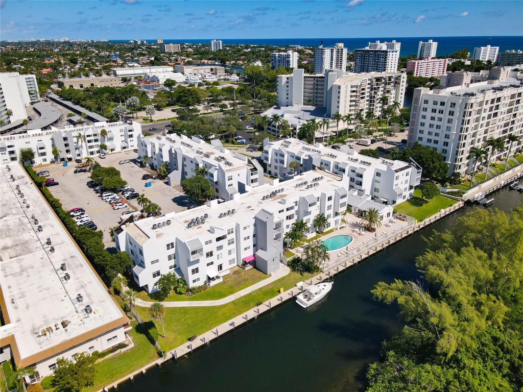 Harbor's Edge Condominium - Residential