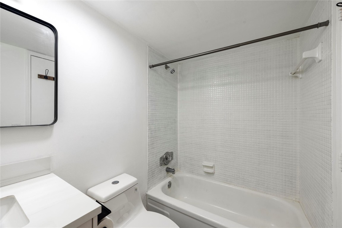 Harbor's Edge Condominium - Residential