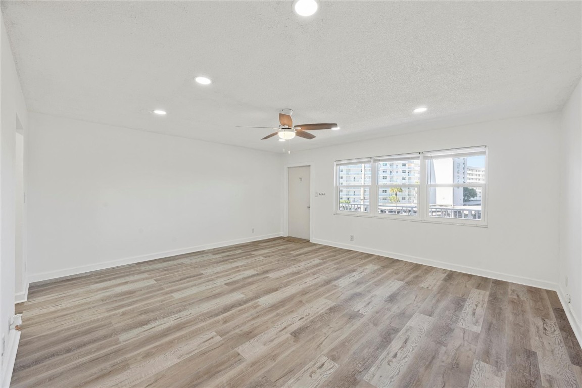 Harbor's Edge Condominium - Residential