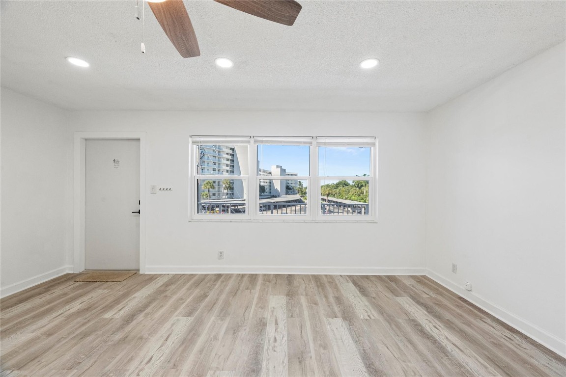 Harbor's Edge Condominium - Residential