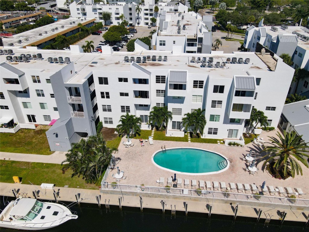 Harbor's Edge Condominium - Residential