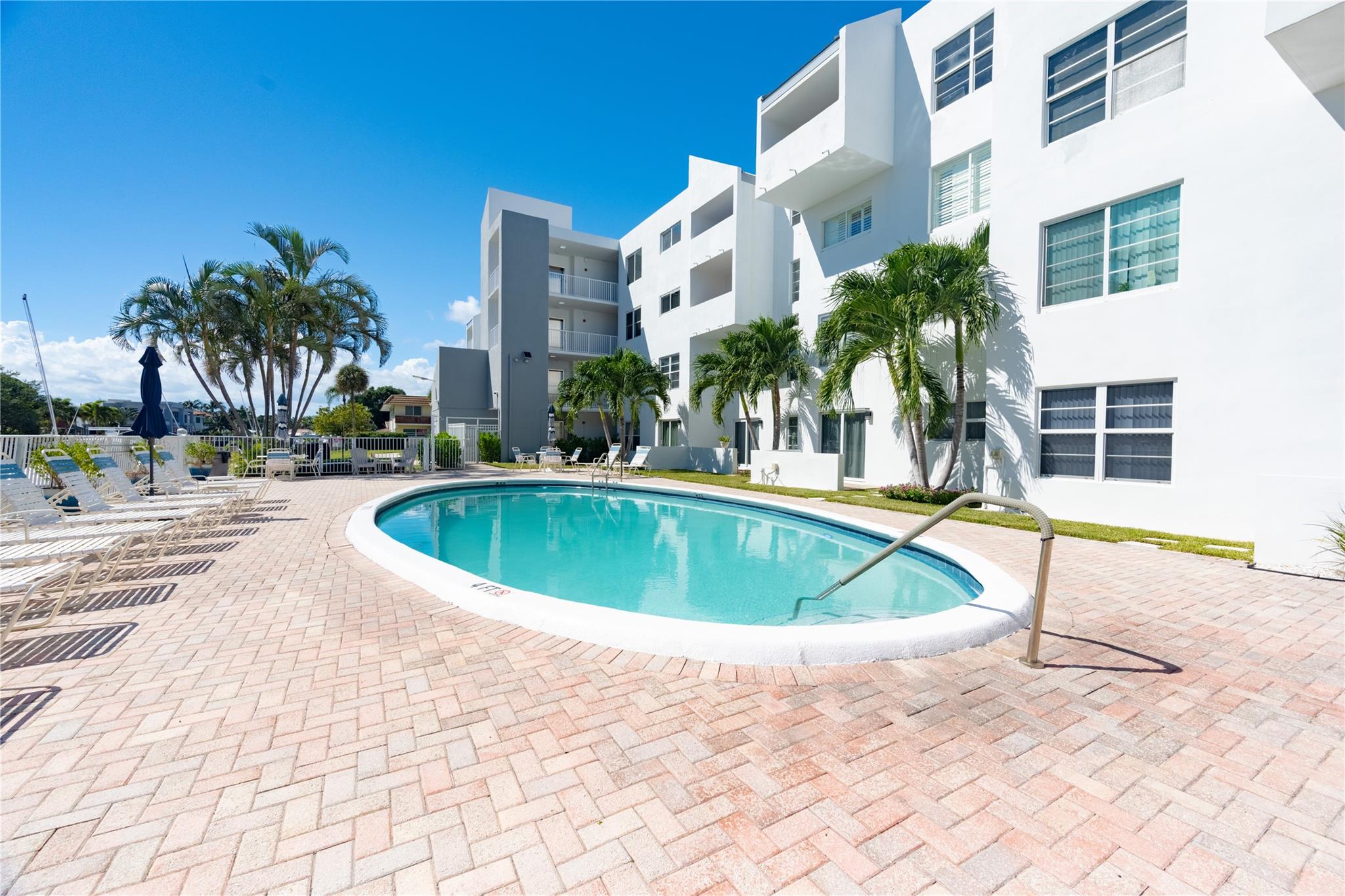Harbor's Edge Condominium - Residential