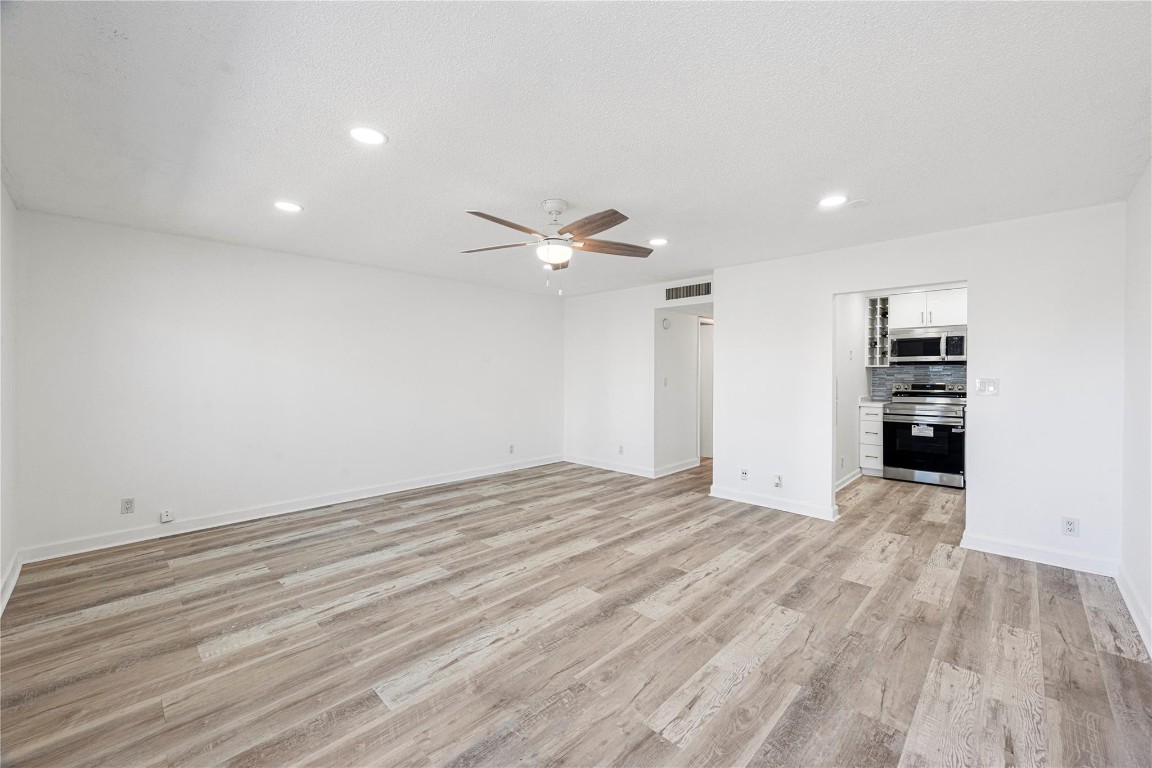 Harbor's Edge Condominium - Residential