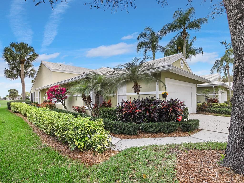 Photo of 2430 SW Foxpoint Trail, Palm City, FL 34990 (MLS # R10697578)