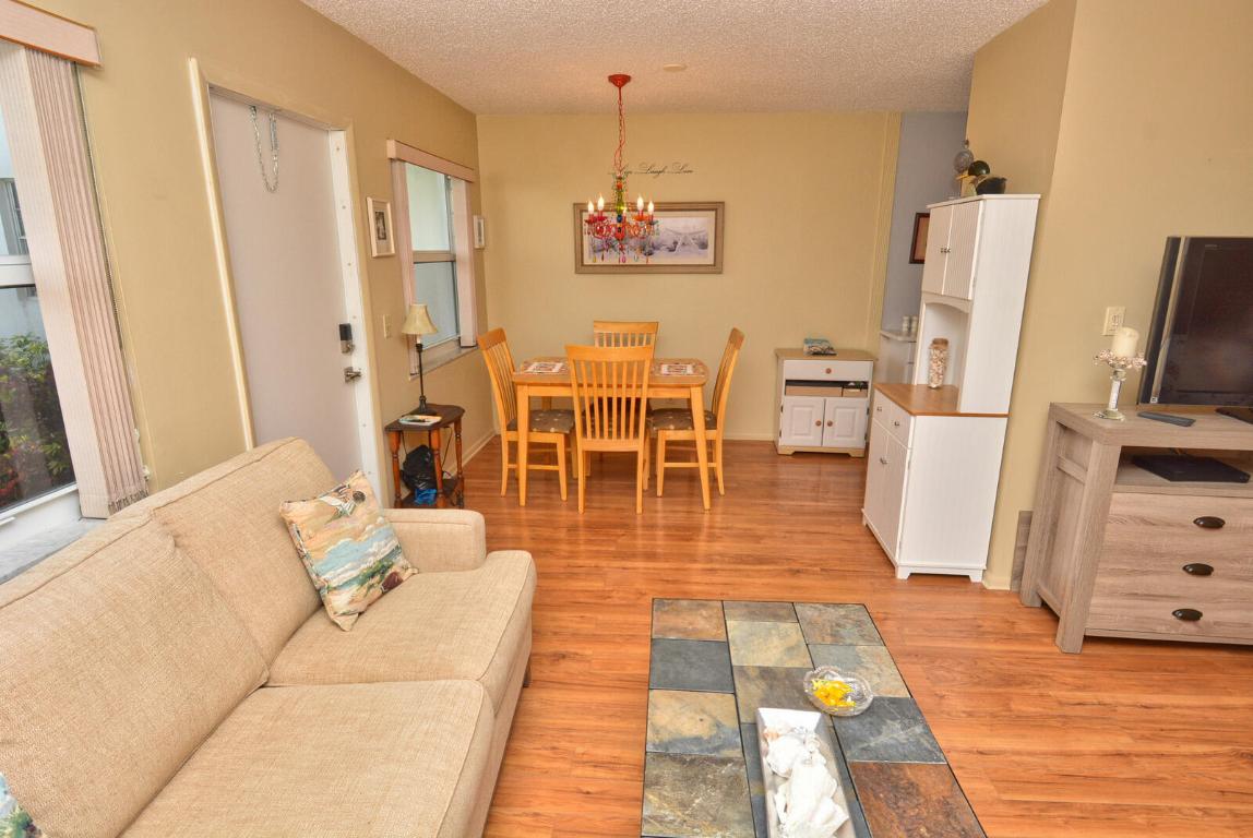 VISTA DEL LAGO CONDO - Residential