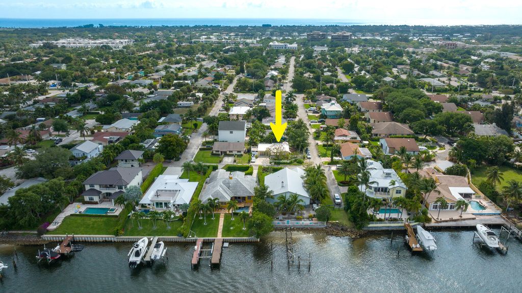 Photo of 2093 S Suzanne Circle, North Palm Beach, FL 33408 (MLS # R10790880)