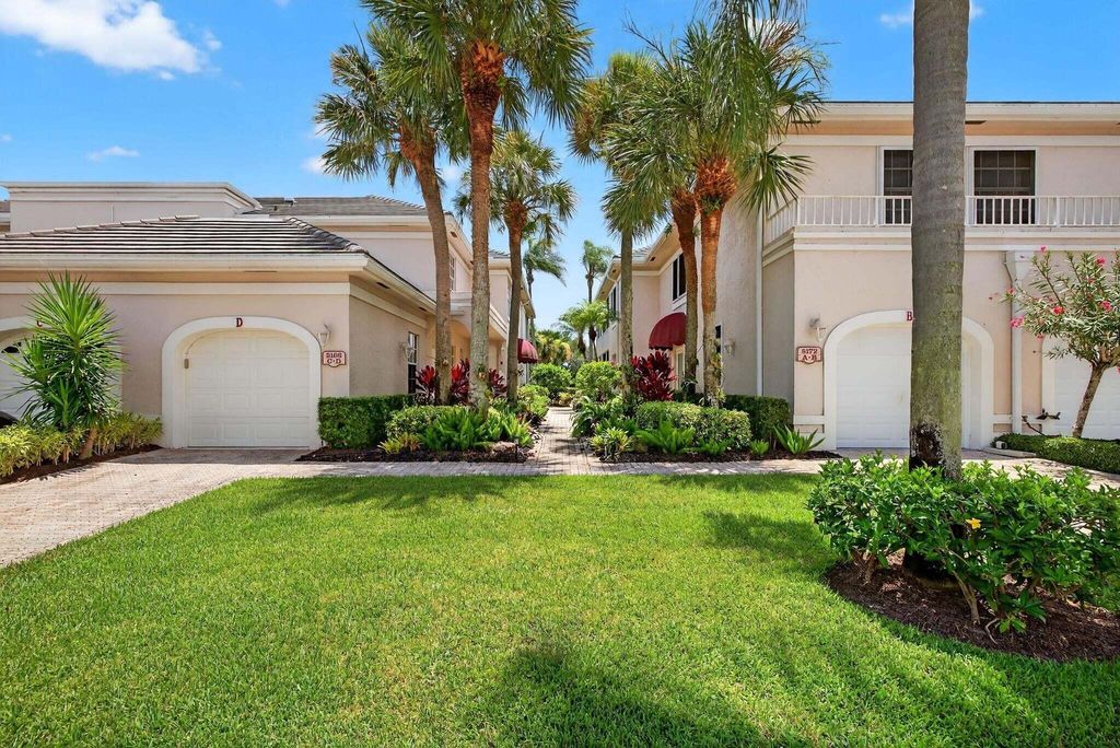 Photo of 5166 Lake Catalina Drive #D, Boca Raton, FL 33496 (MLS # B26008402)
