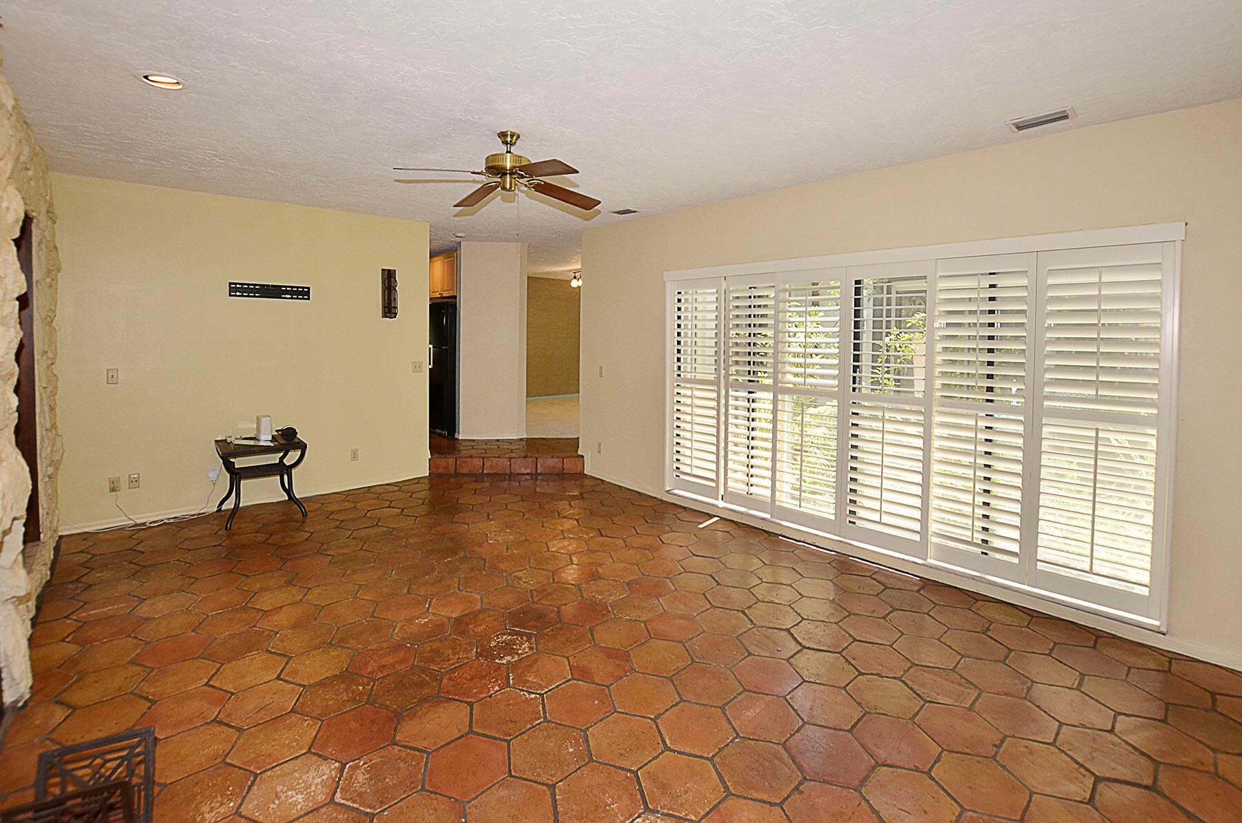 PINEWOOD LANE - Residential