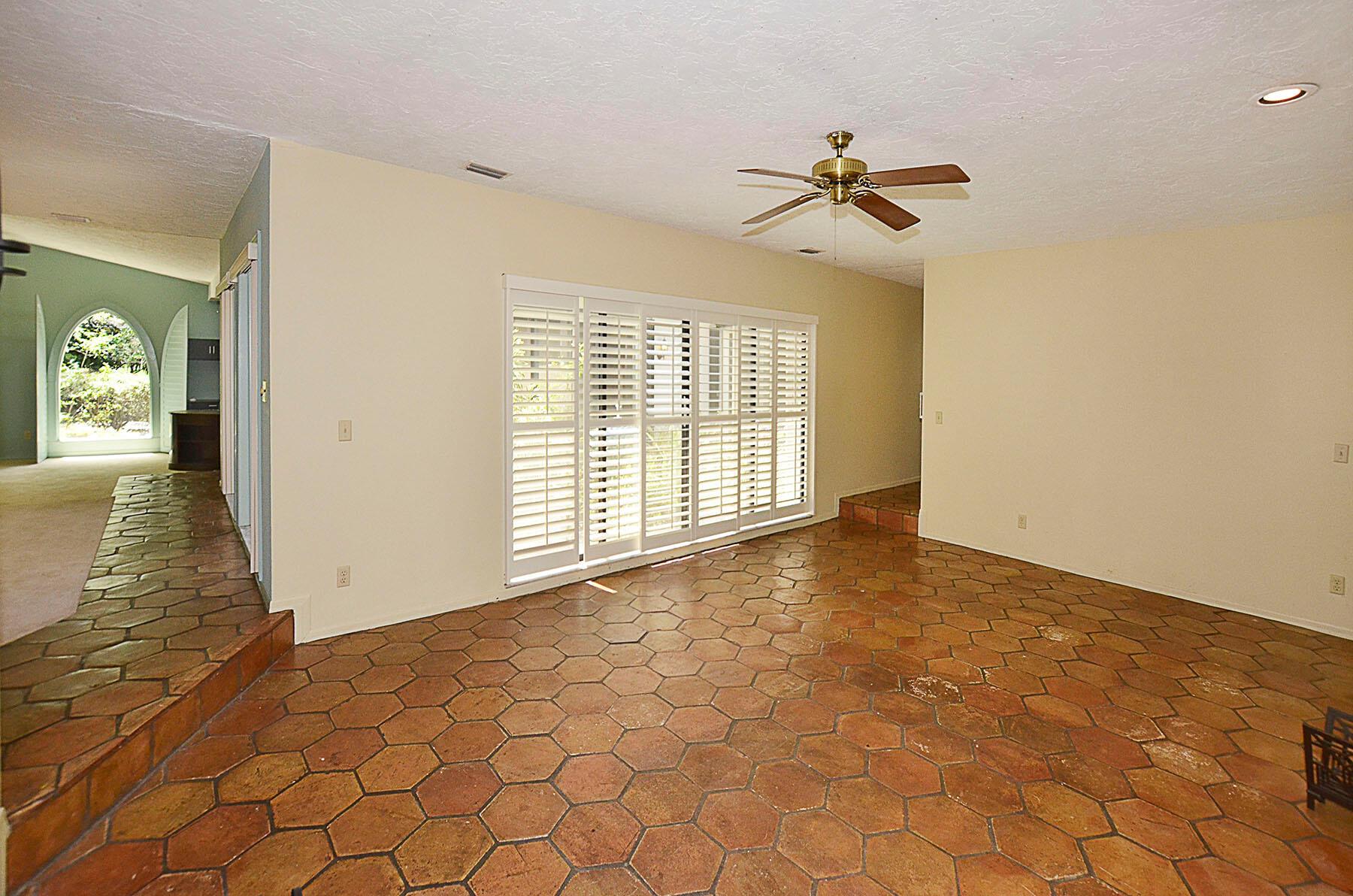 PINEWOOD LANE - Residential