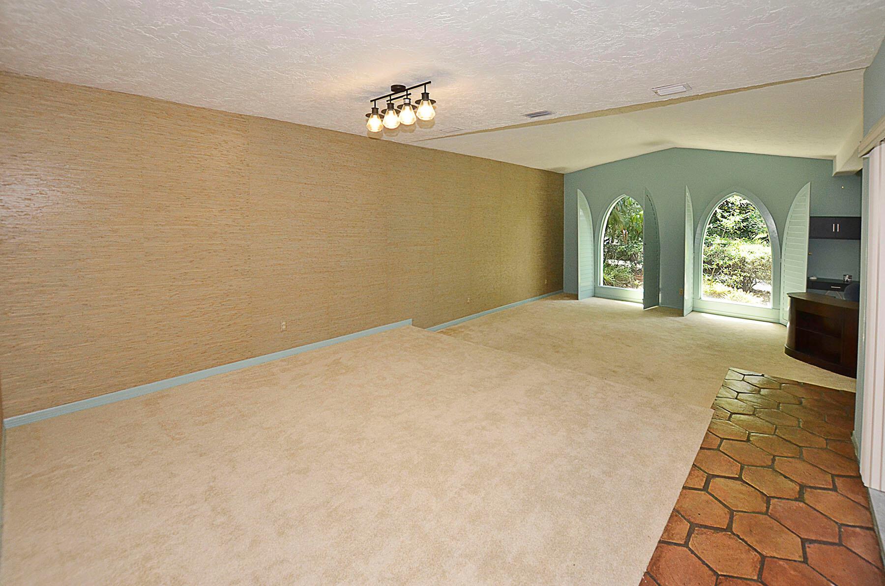 PINEWOOD LANE - Residential