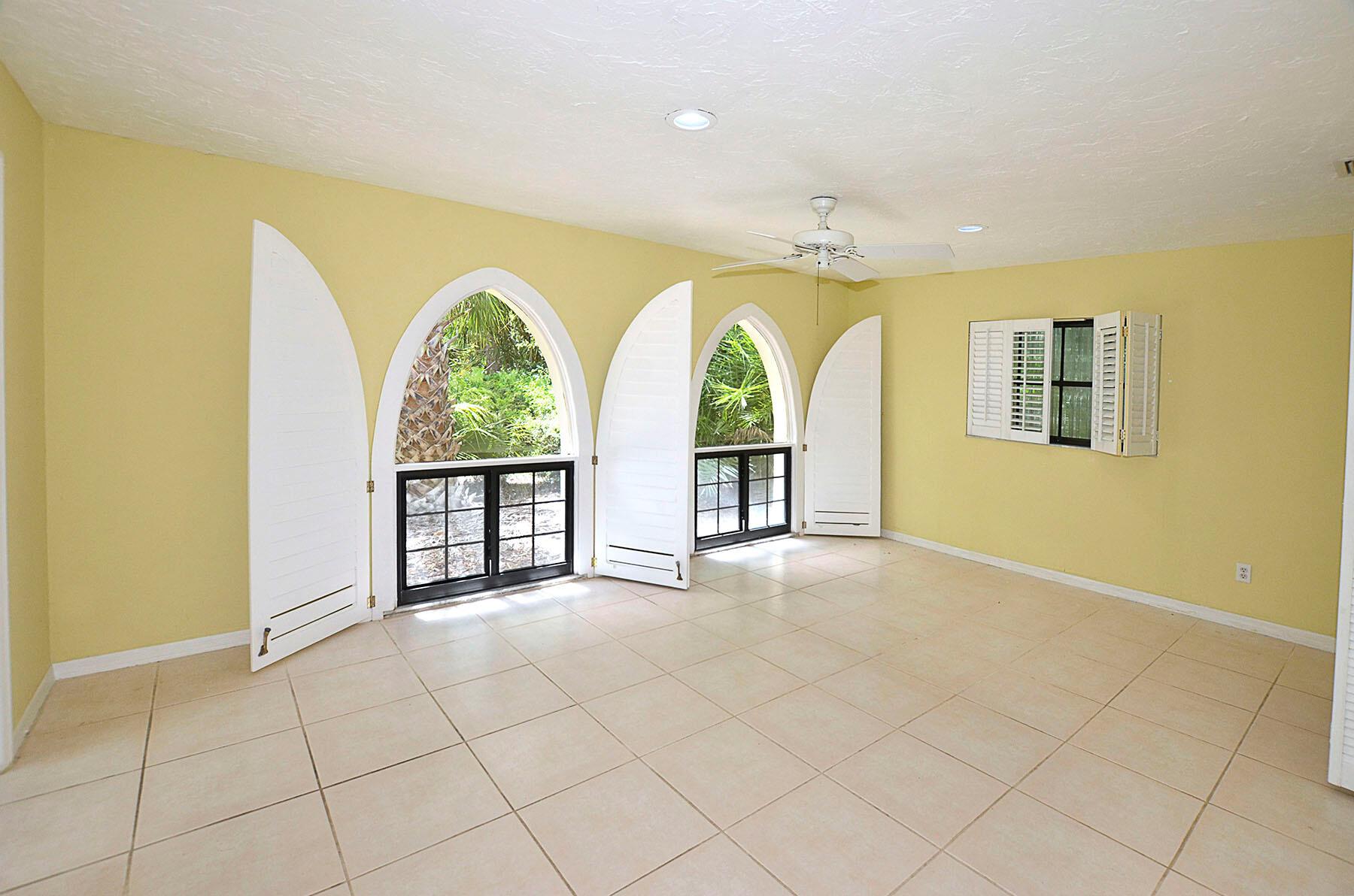 PINEWOOD LANE - Residential