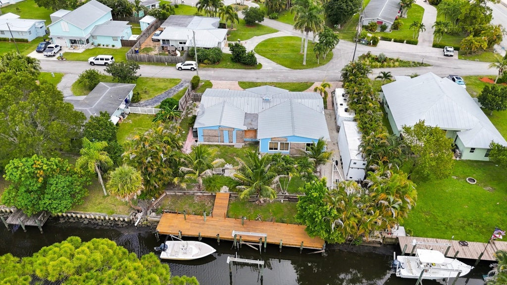 Photo of 26 SW Cabana Point Circle, Stuart, FL 34994 (MLS # B26069074)