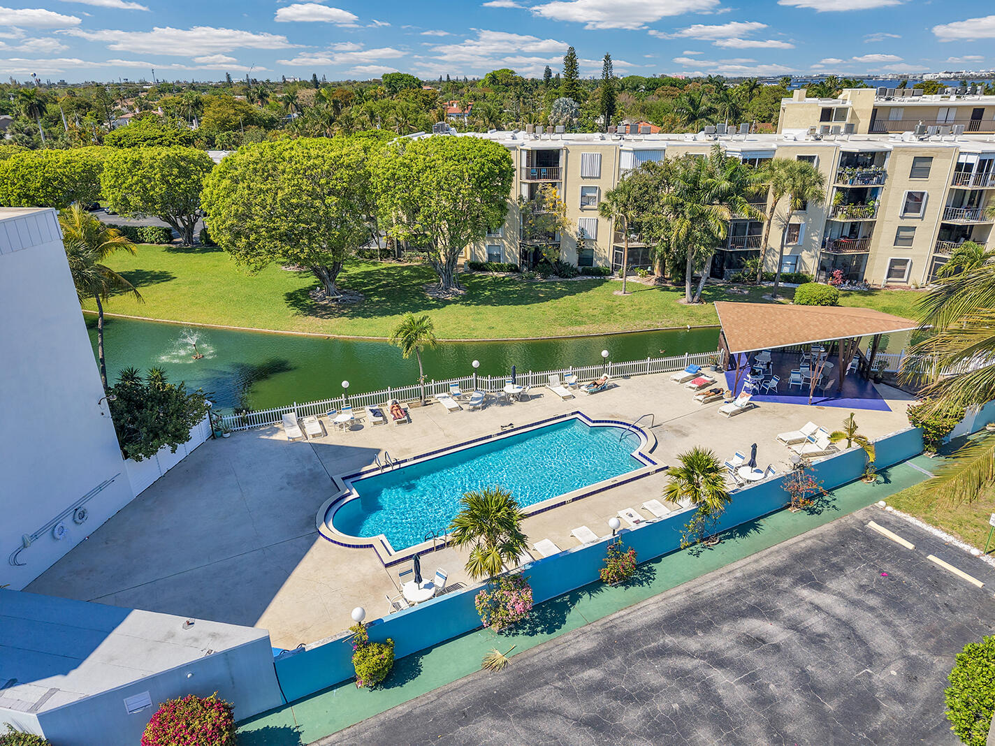 WATERWAY CLUB - Residential