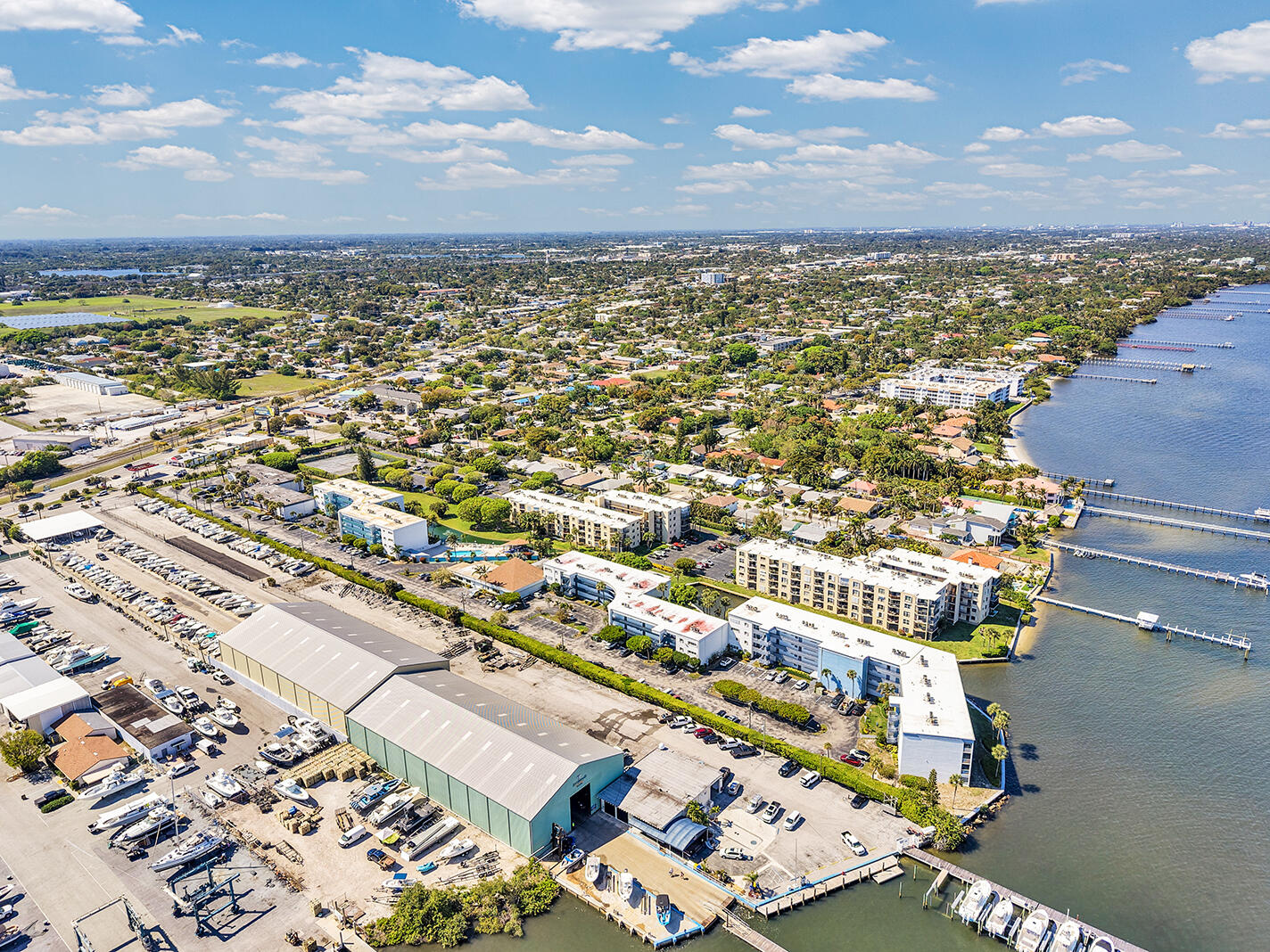 WATERWAY CLUB - Residential