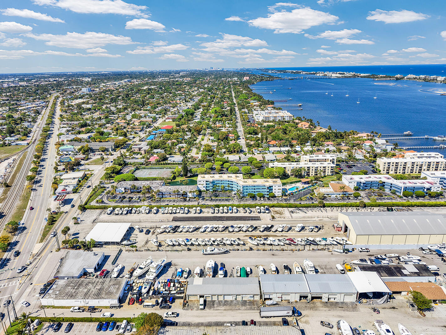 WATERWAY CLUB - Residential