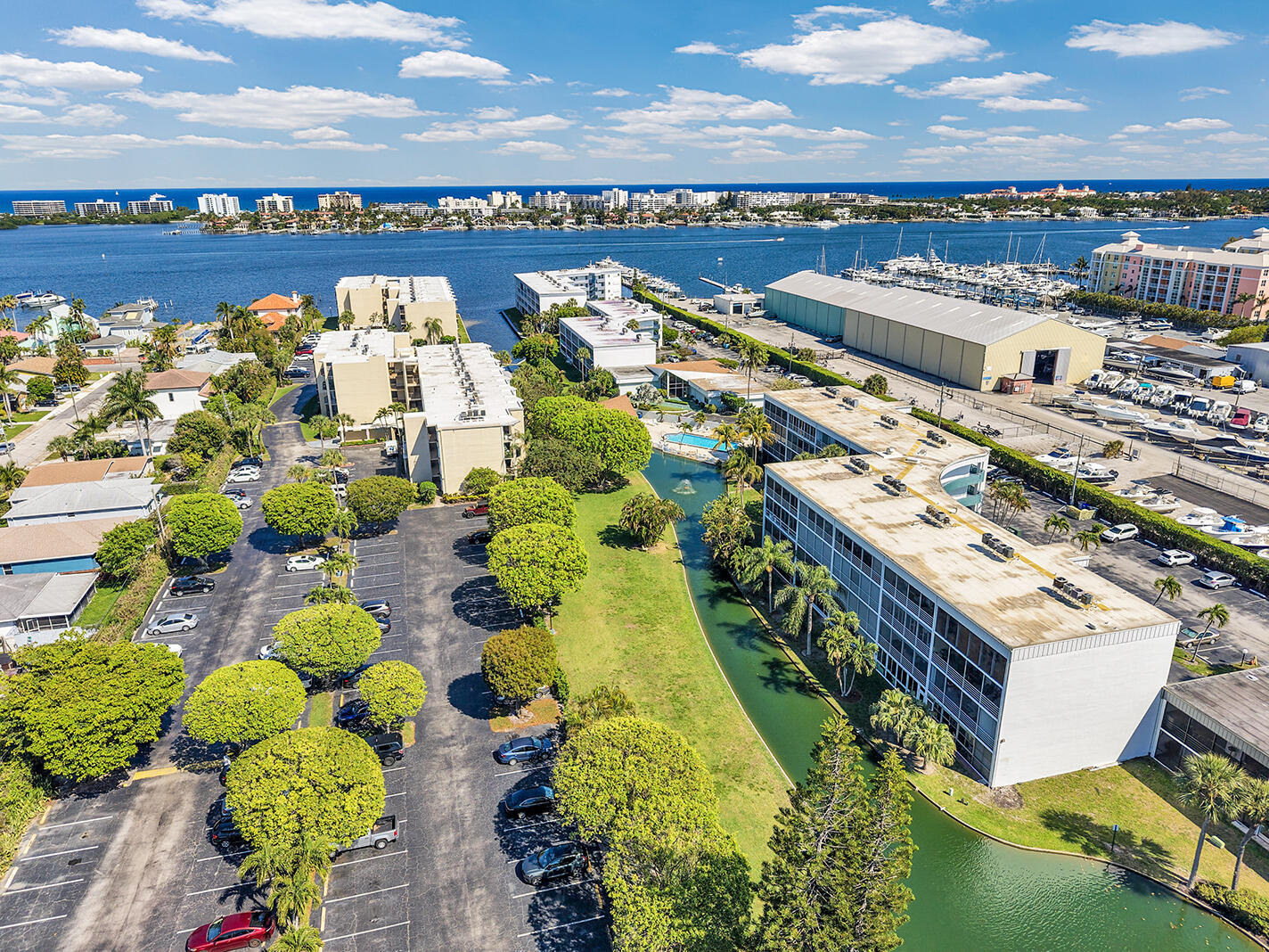 WATERWAY CLUB - Residential