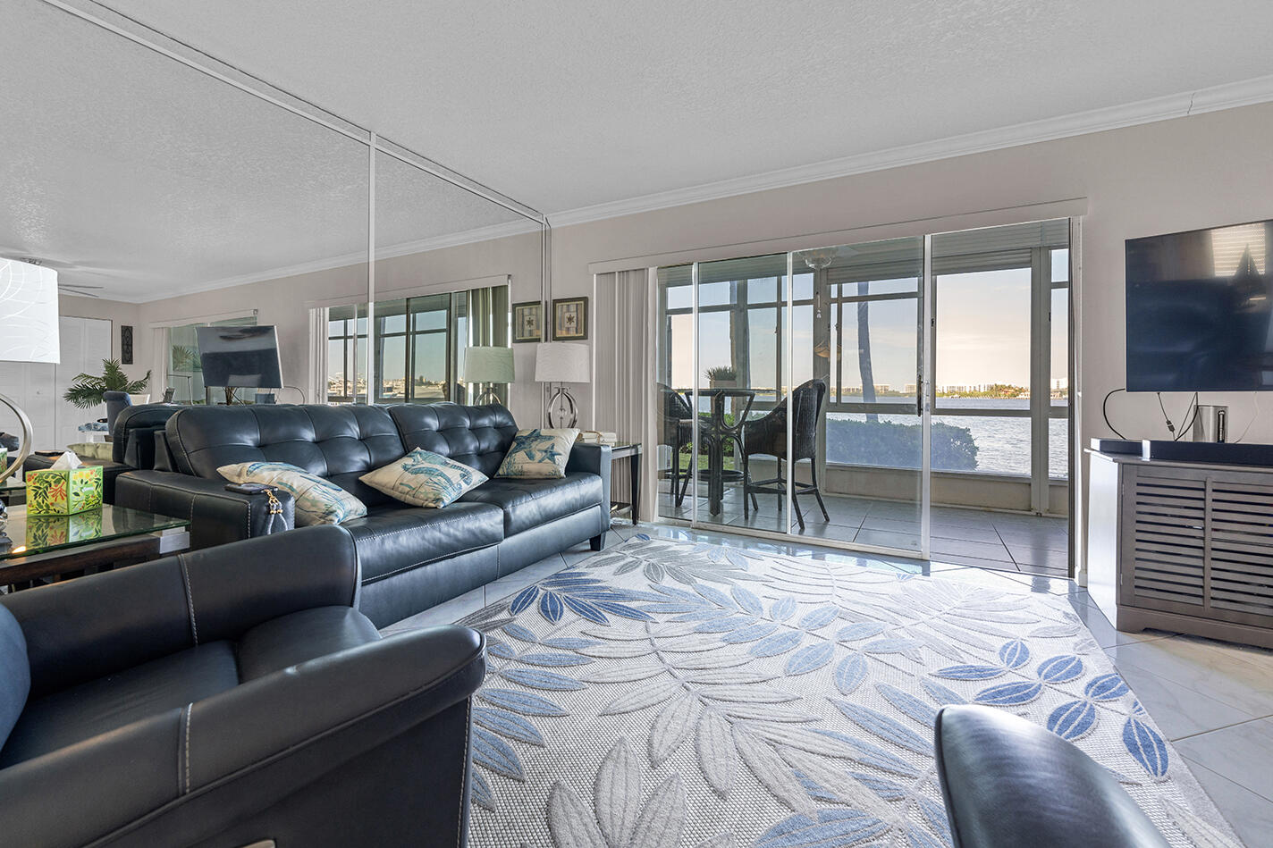 WATERWAY CLUB - Residential