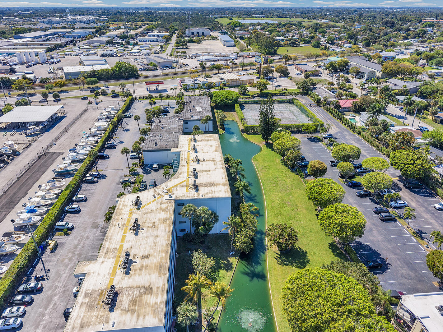 WATERWAY CLUB - Residential