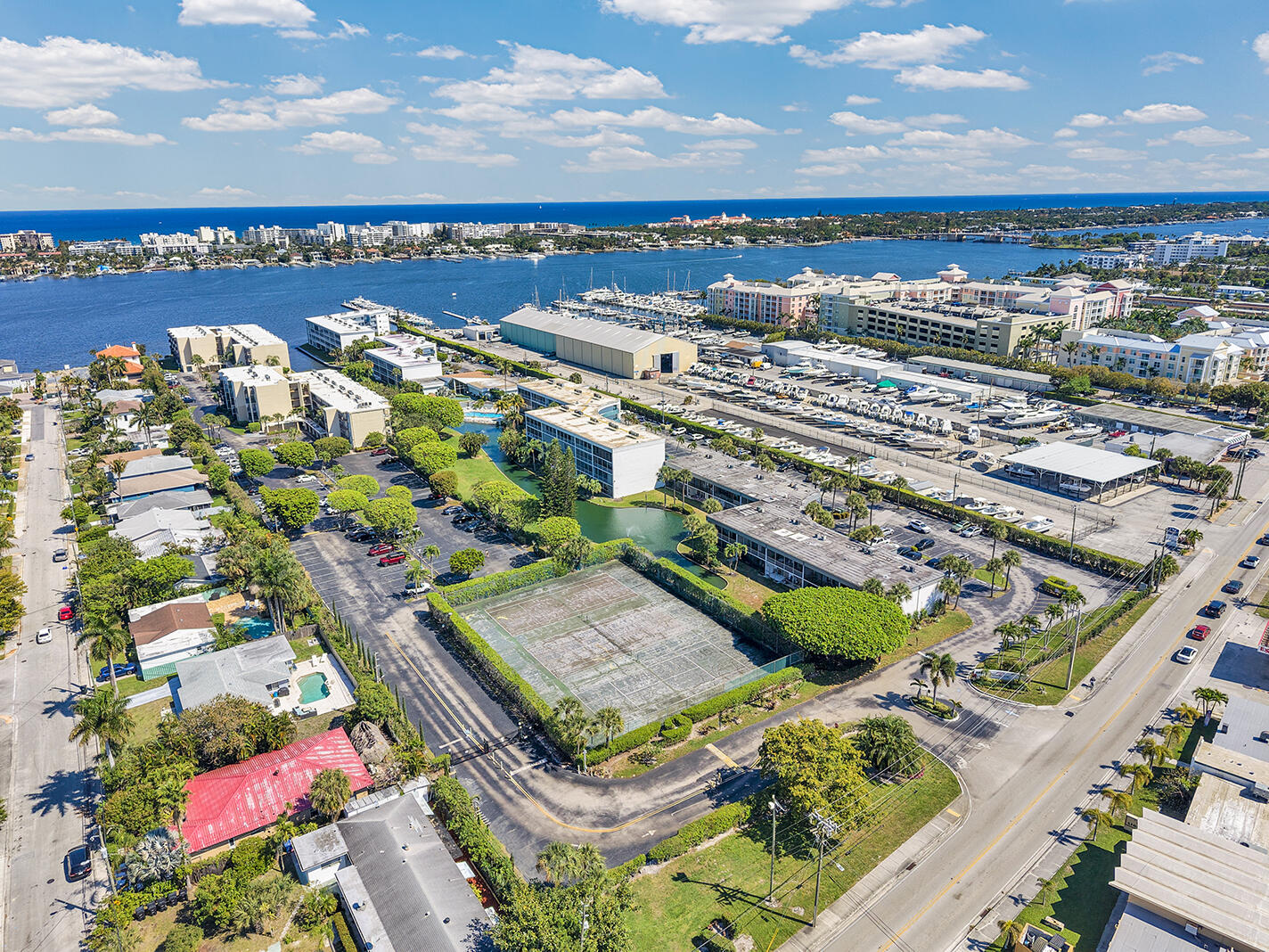 WATERWAY CLUB - Residential