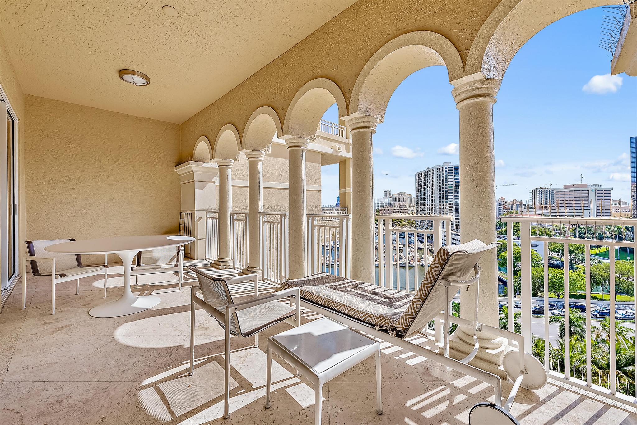 ONE WATERMARK PLACE OF TH - Residential