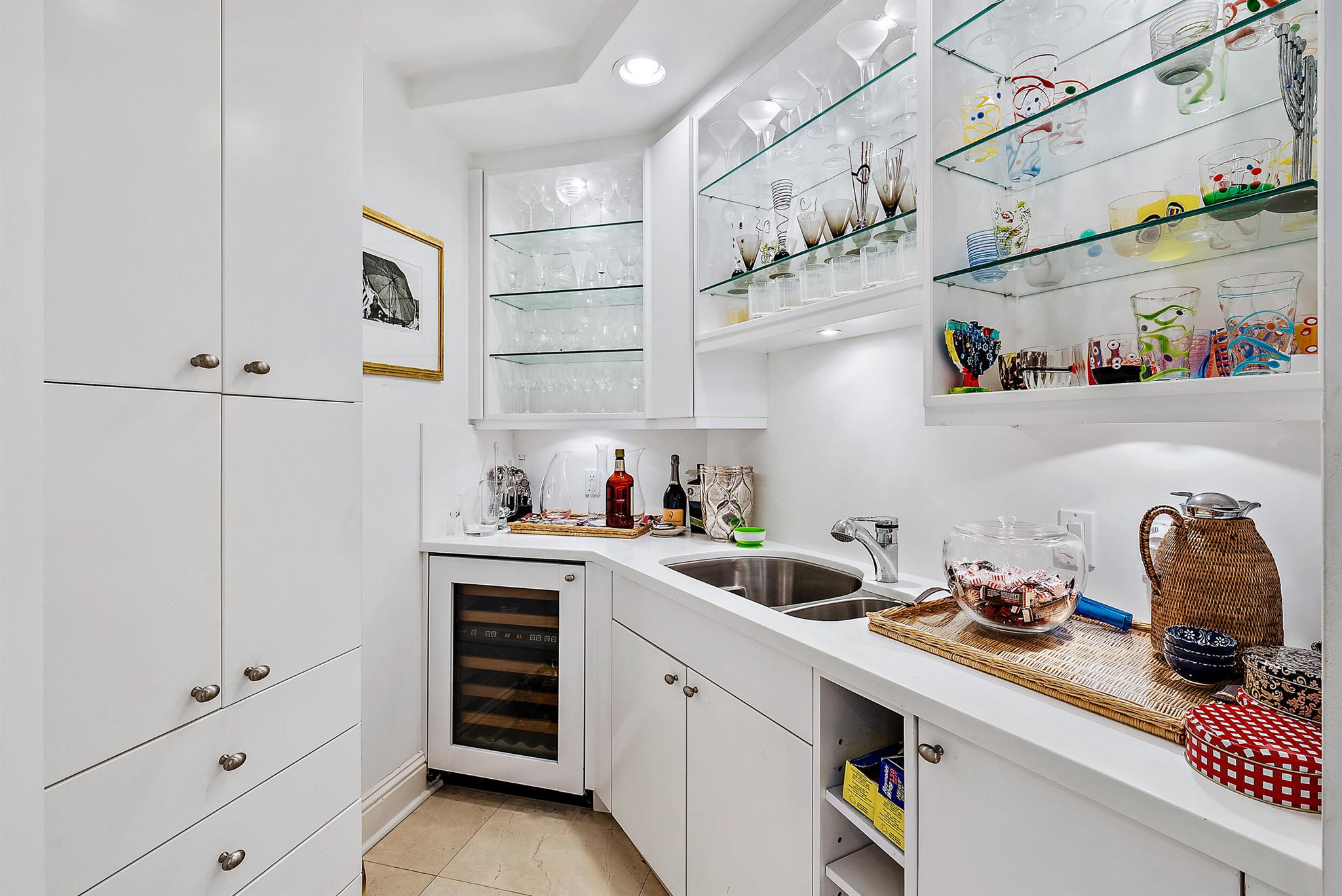 ONE WATERMARK PLACE OF TH - Residential