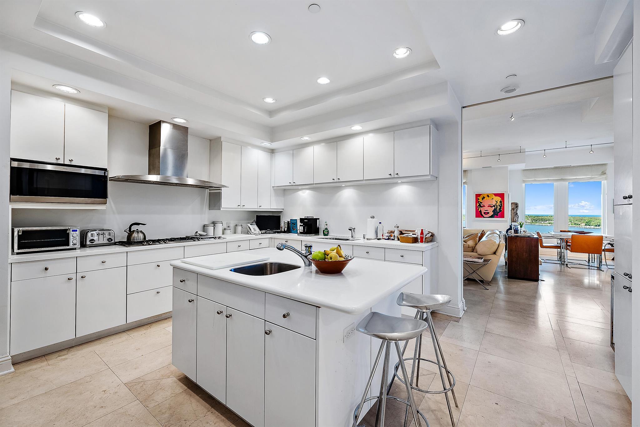 ONE WATERMARK PLACE OF TH - Residential