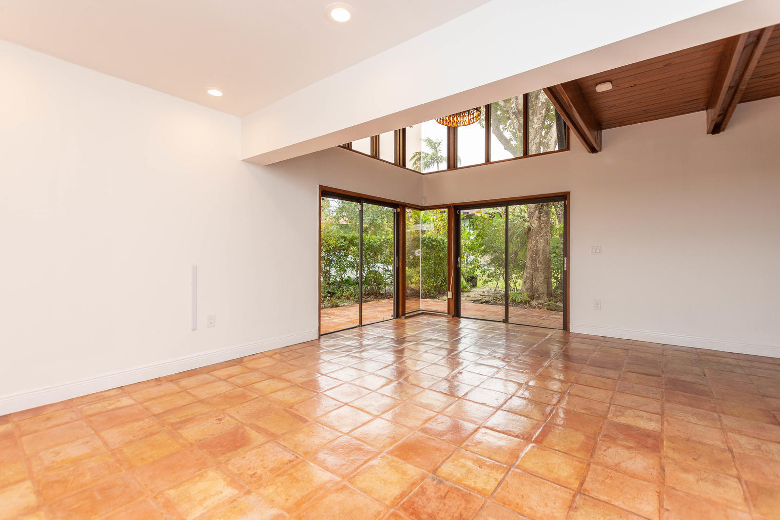 FOREST COVE - Residential Lease