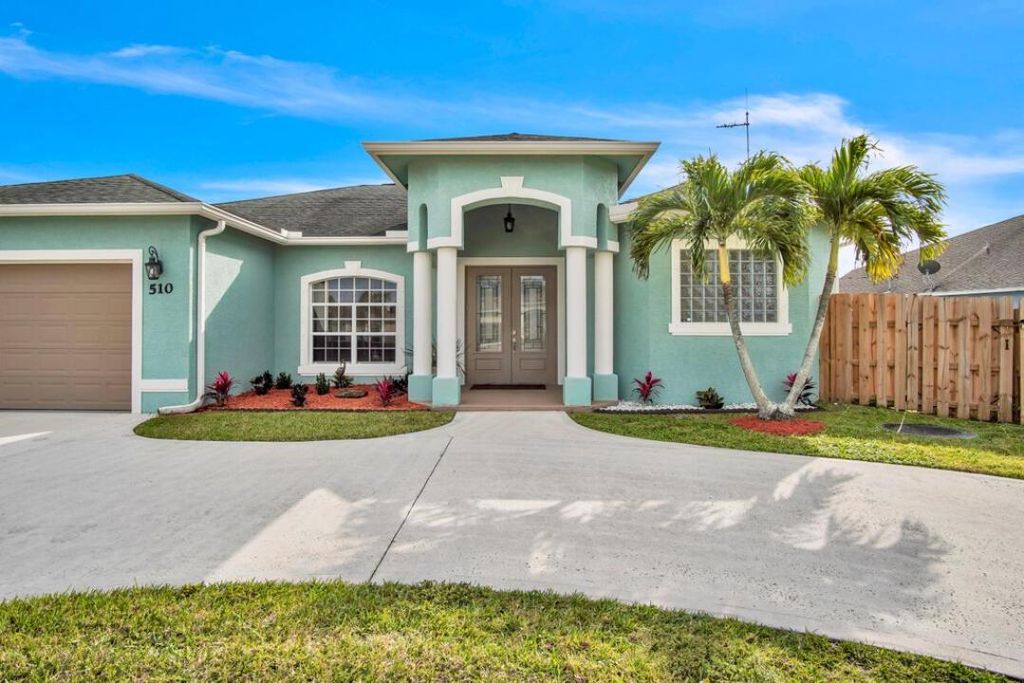 Photo of 510 SW Nagle Place, Port Saint Lucie, FL 34953 (MLS # R10966526)