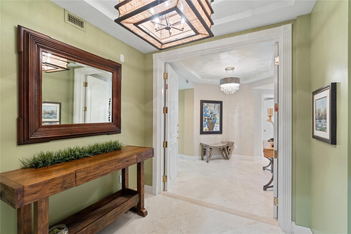 1228 Hillsboro Mile 202