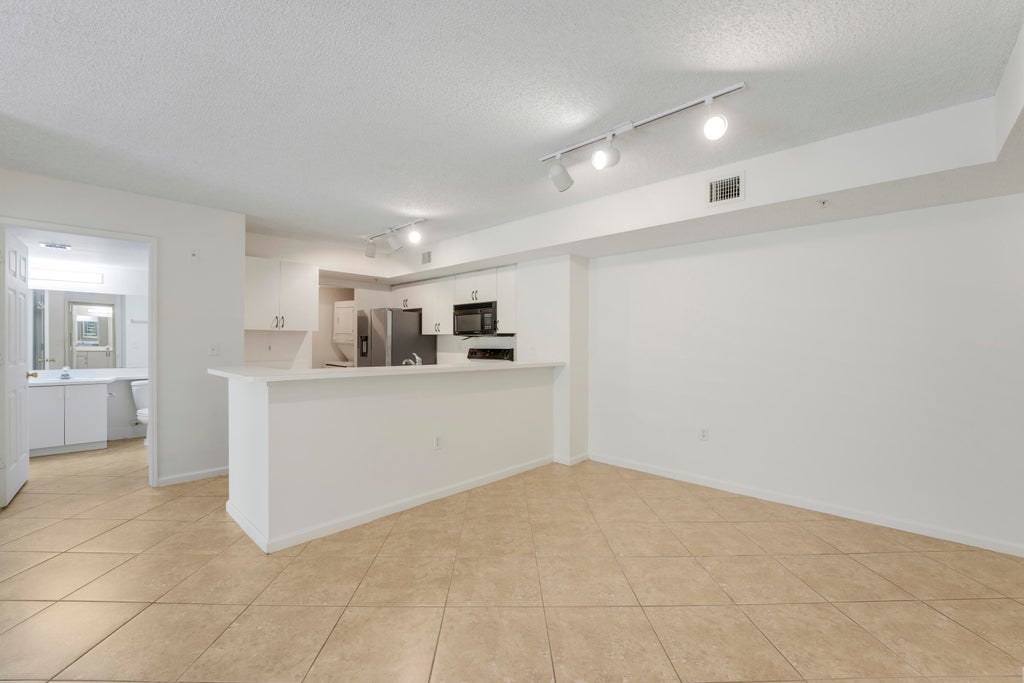 Photo of 278 VILLAGE Boulevard #8106, Tequesta, FL 33469 (MLS # B26073051)