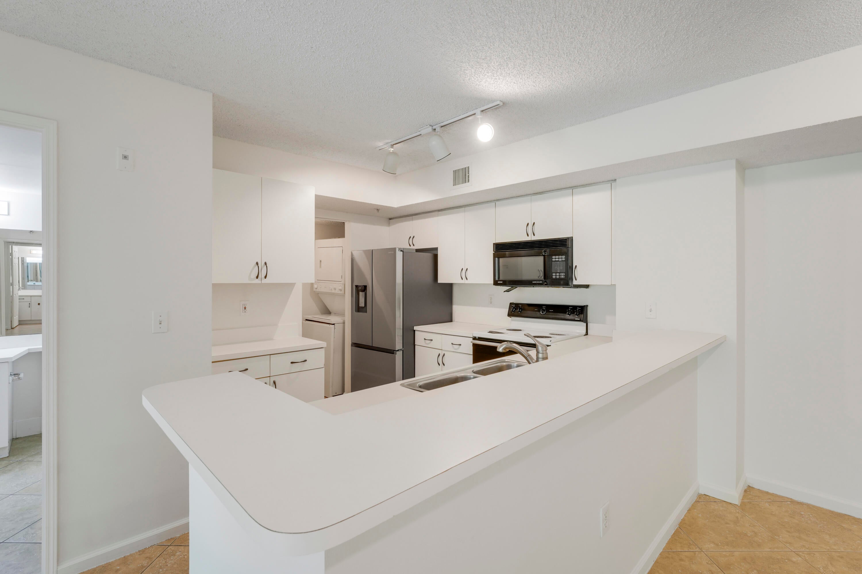 278 VILLAGE Boulevard 8106