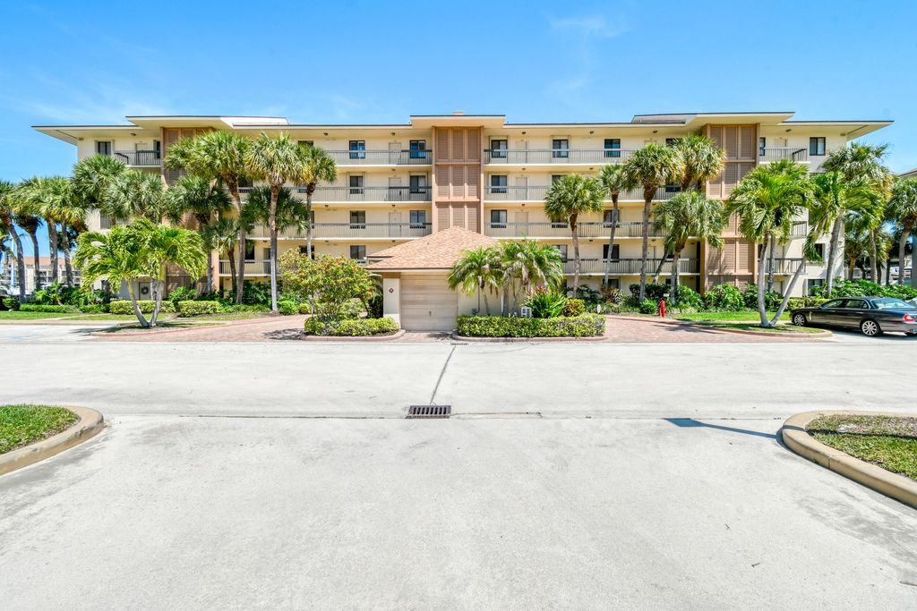 Photo of 2401 Marina Isle Way #503, Jupiter, FL 33477 (MLS # B26008628)