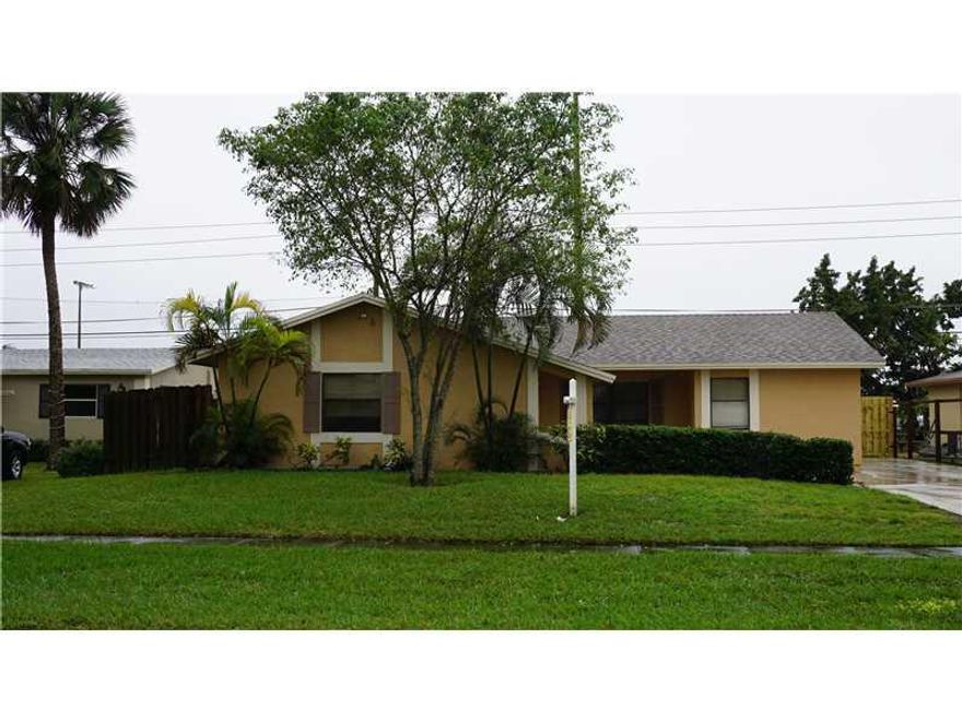 WOW!! FABULOUS 4 BEDRROM 2 BATH REMODELED HOME WITH A CUSTOM WOOD KITCHEN, GRANITE COUNTER TOPS, STAINLESS STEEL APPLIANCES, HIGH CEILINGS, NEW PAINT AND FLOORING. THERE IS A HUGE SHED IN THE BACK YARD AND EXTRA LONG DRIVEWAY FOR EASY PARKING....