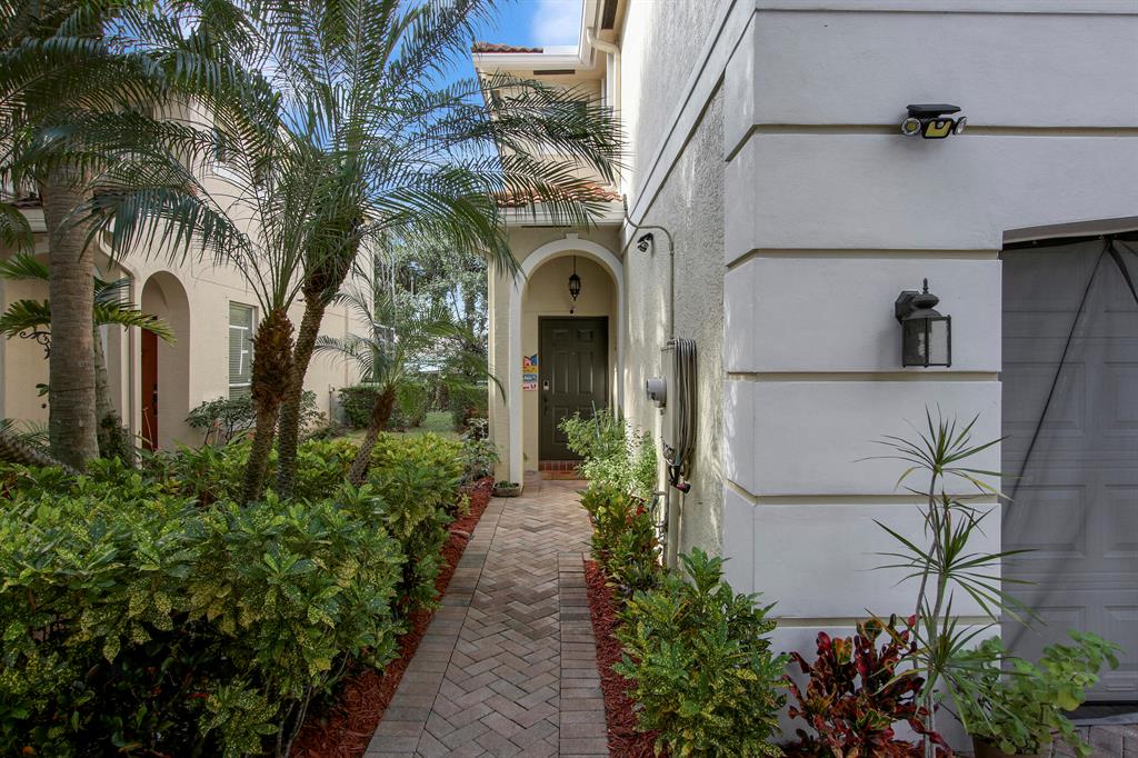 VILLA PALMA AT NORTHLAKE - Residential Lease