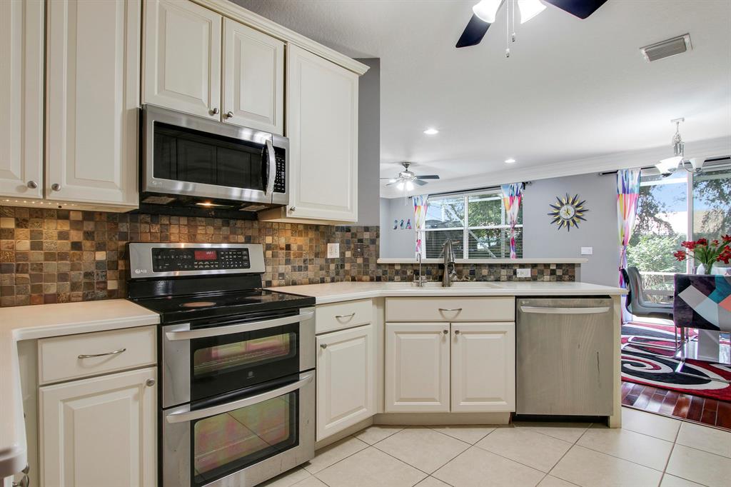 VILLA PALMA AT NORTHLAKE - Residential Lease