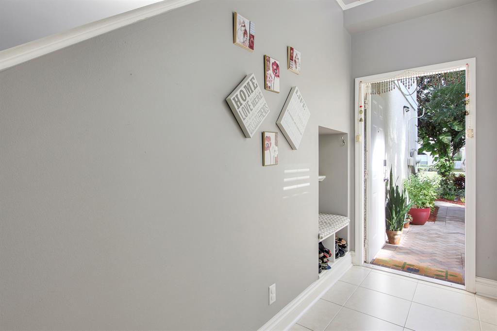 VILLA PALMA AT NORTHLAKE - Residential Lease