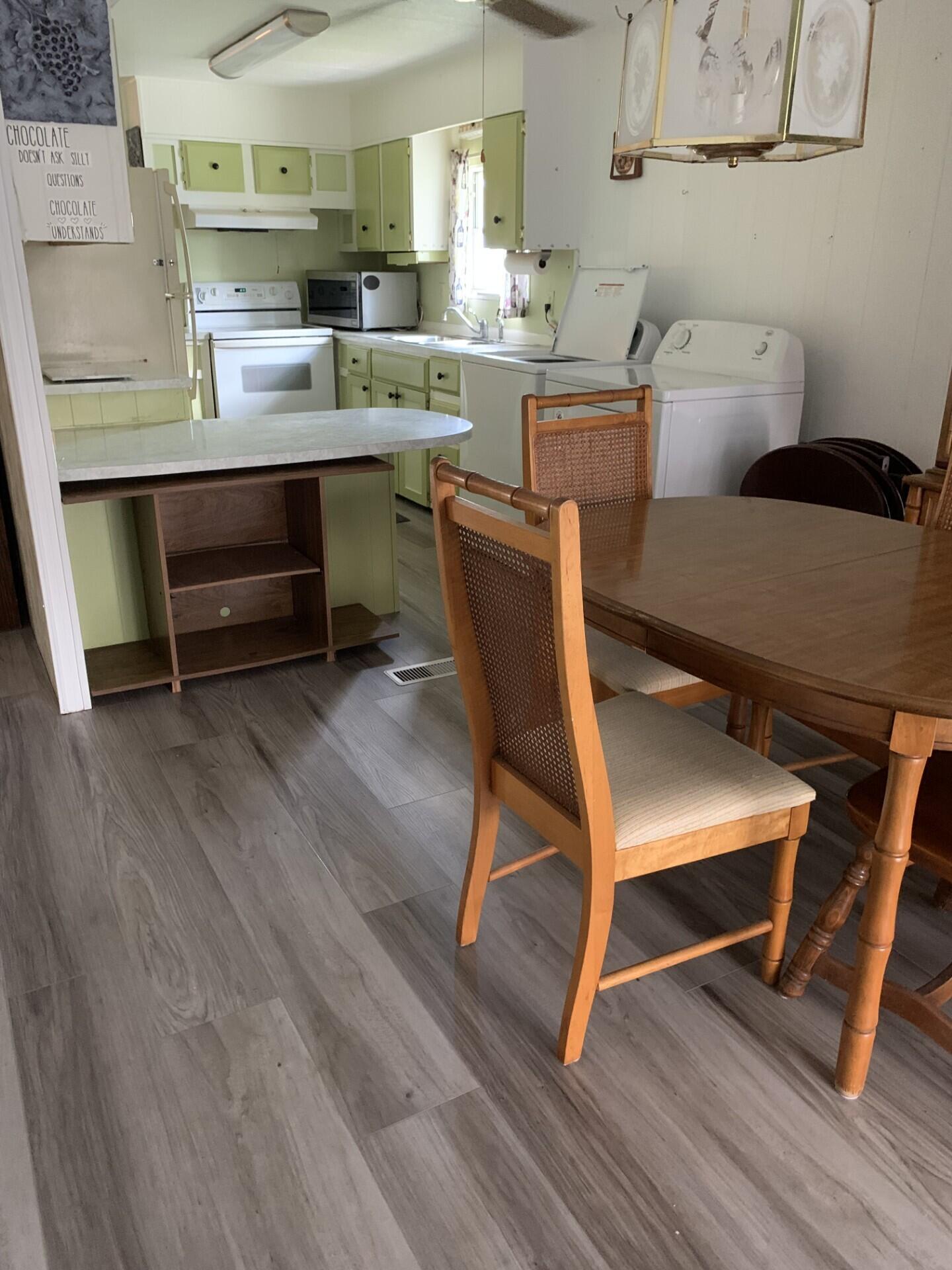 Spanish Lakes Riverf - Residential