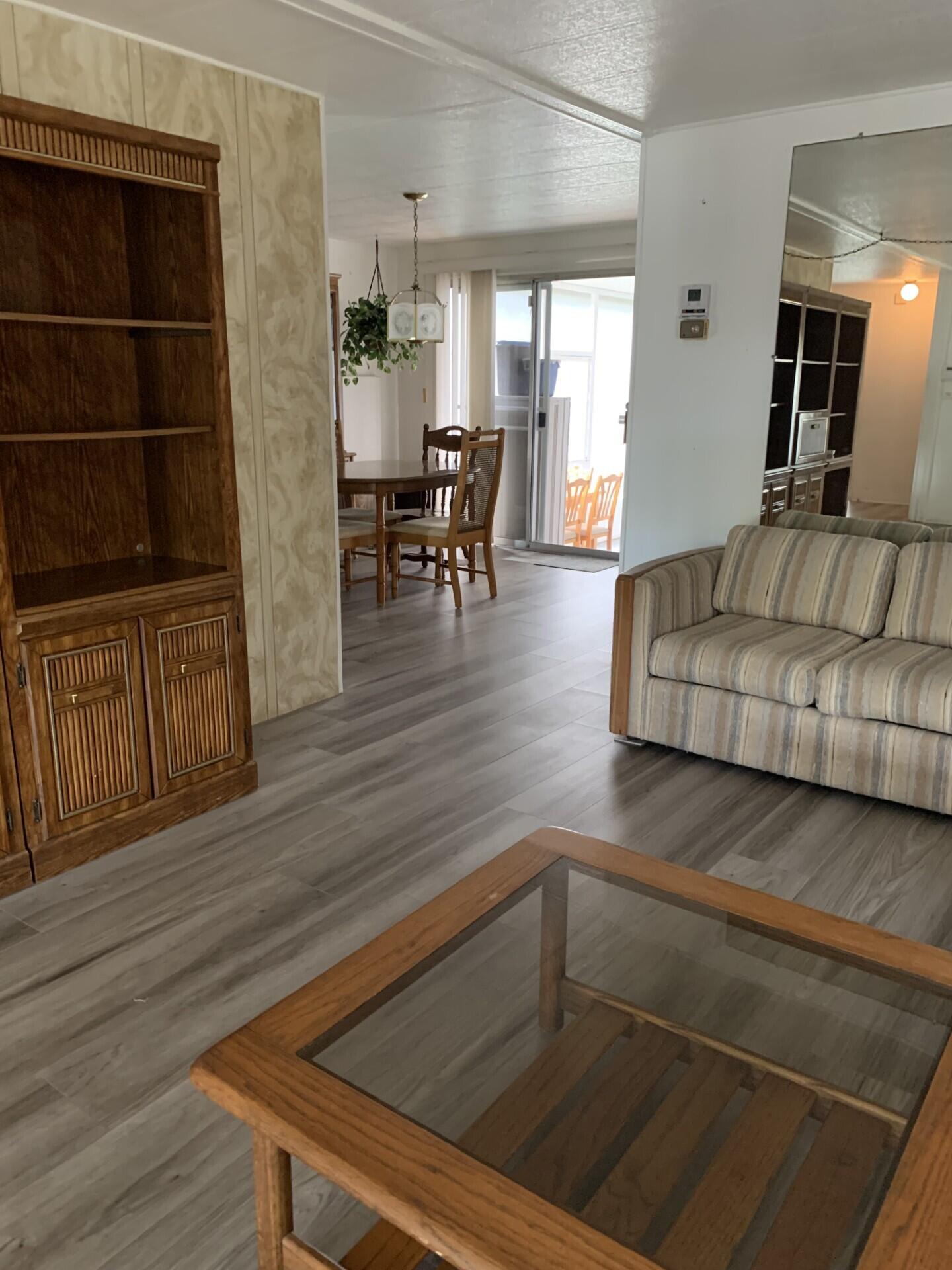 Spanish Lakes Riverf - Residential