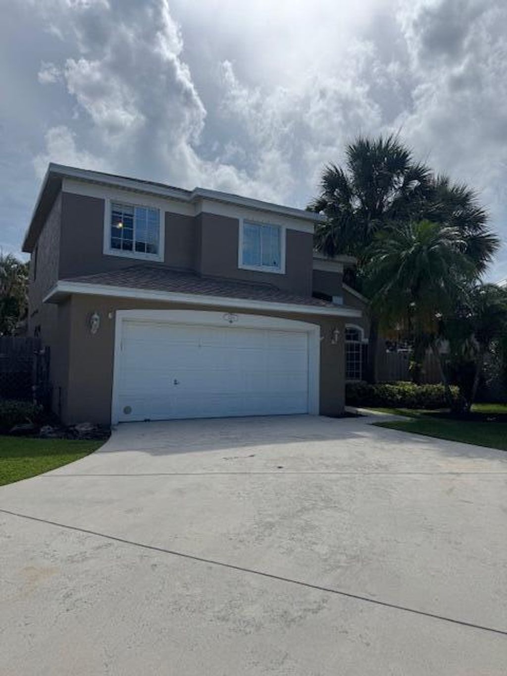 Photo of 2420 SE Springtree Place, Stuart, FL 34997 (MLS # R11099202)